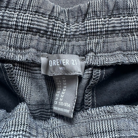 Forever 21 Grey Plaid Pants - Size Medium - Picture 4 of 6